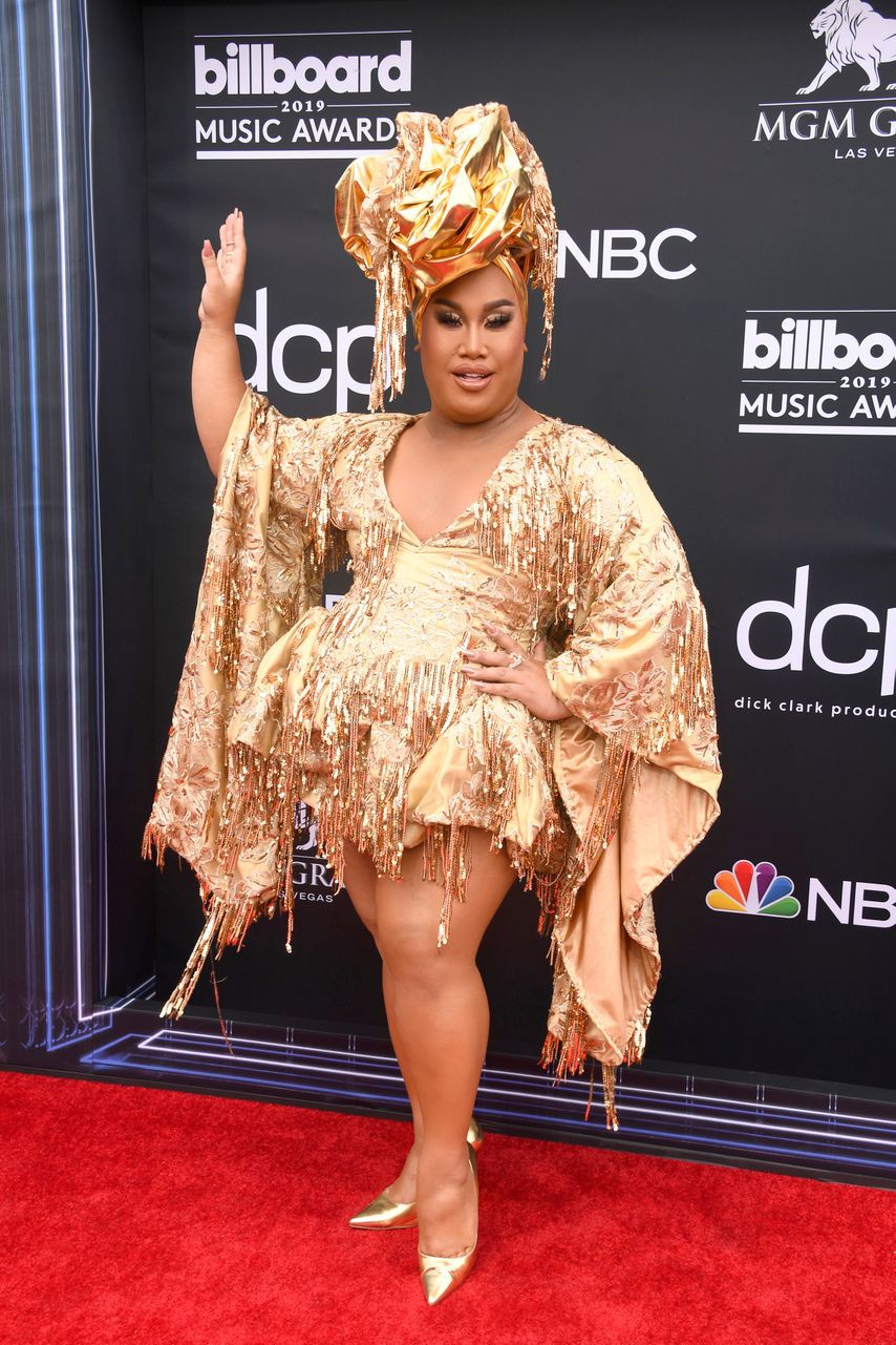 Thảm đỏ Billboard 2019: Taylor Swift sến sẩm bị dàn mỹ nhân ngực khủng át vía, BTS lột xác quyền lực bên quân đoàn sao