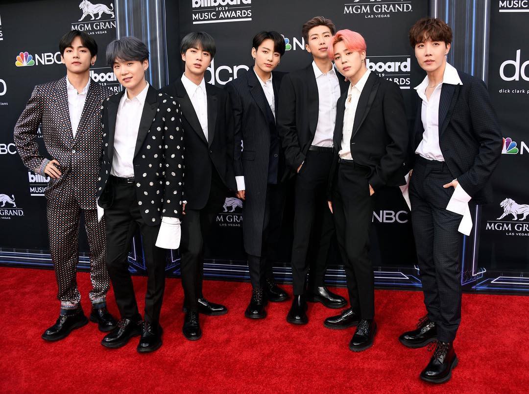 Thảm đỏ Billboard 2019: Taylor Swift sến sẩm bị dàn mỹ nhân ngực khủng át vía, BTS lột xác quyền lực bên quân đoàn sao