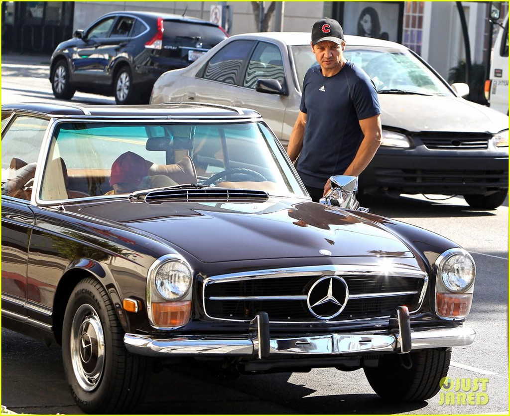 Các siêu anh hùng Avengers đi xe gì ngoài đời thật?