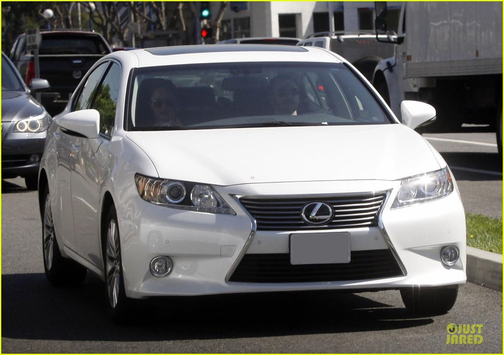 Các siêu anh hùng Avengers đi xe gì ngoài đời thật?