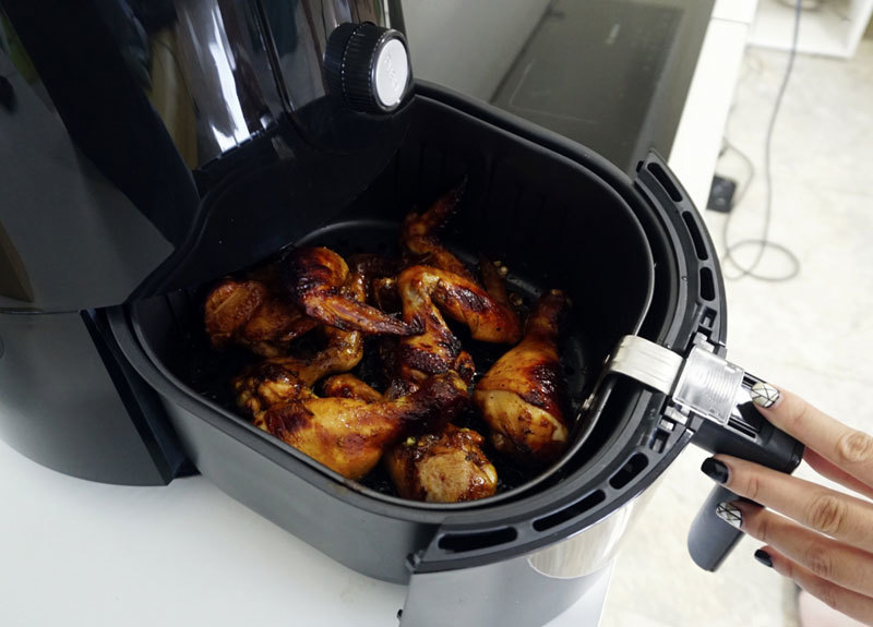 Nồi chiên không dầu thần thánh: Mua 7 triệu dùng 4 lần rồi vứt xó