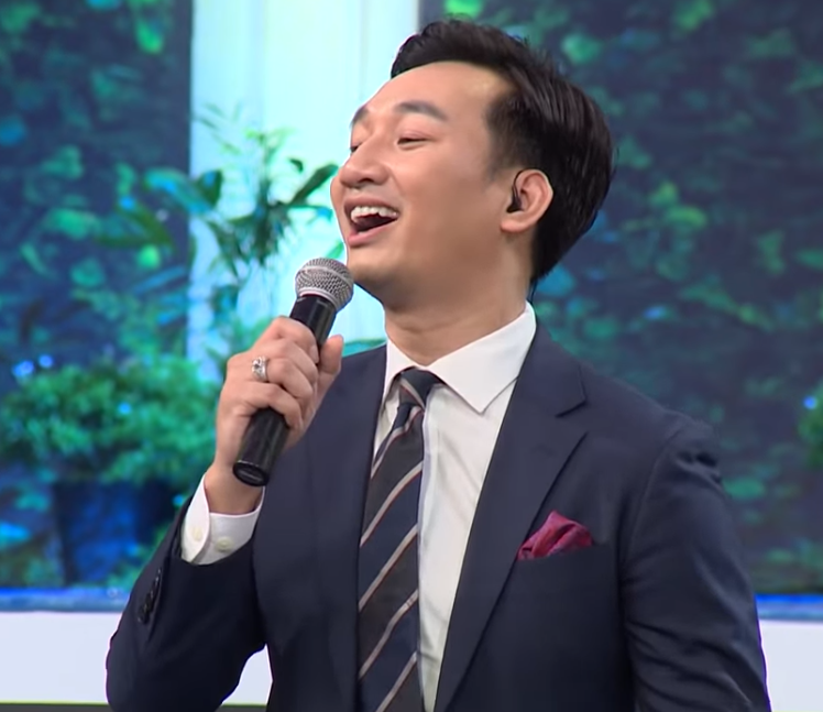 Mẫu nam diễn cảnh tình tứ với Trâm Anh nói gì về việc bị cắt khỏi sóng VTV3?