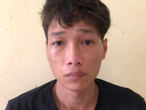 Ôtô đậu ven đường bị đập kính, lấy trộm điện thoại 200 triệu đồng