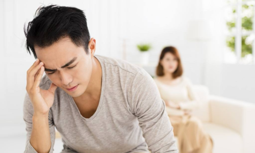 Chồng đệ đơn ly hôn với lý do nhạy cảm khiến tôi muốn độn thổ vì xấu hổ