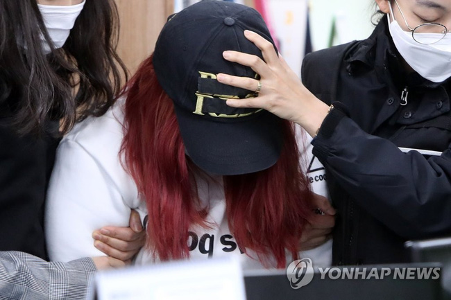 Vụ bé gái 12 tuổi bị mẹ ruột và bố dượng giết hại xôn xao Hàn Quốc, hé lộ cuộc đời địa ngục của đứa trẻ khiến dư luận căm phẫn Vụ bé gái 12 tuổi bị mẹ ruột và bố dượng giết hại xôn xao Hàn Quốc, hé lộ cuộc đời địa ngục của đứa trẻ khiến dư luận căm phẫn