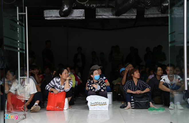 Thay đổi cách nhận hồ sơ, biển người xin visa Hàn Quốc biến mất