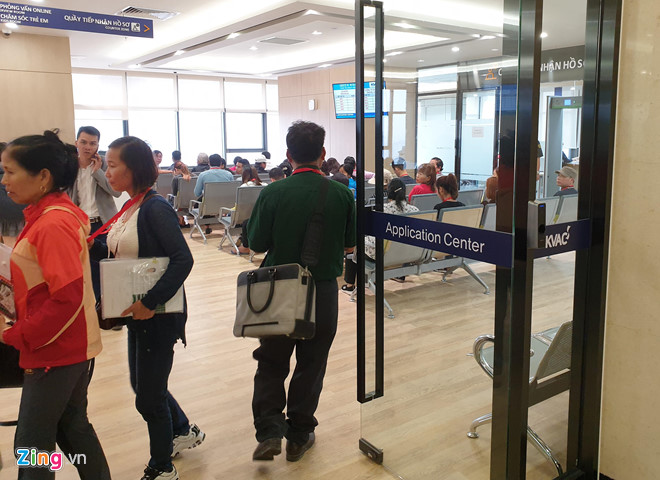 Thay đổi cách nhận hồ sơ, biển người xin visa Hàn Quốc biến mất