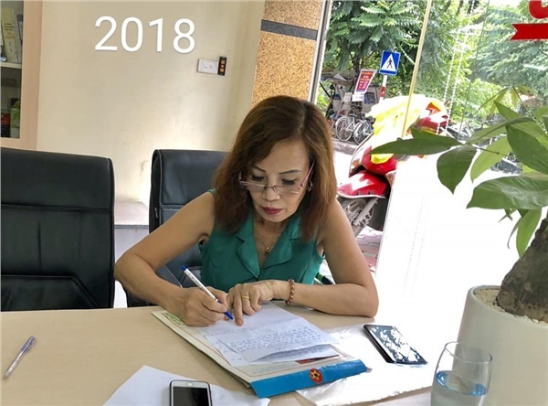 Cô dâu 62 tuổi viết di chúc chia tài sản sau khi cưới chưa tròn 1 năm, chồng trẻ không có phần? Cô dâu 62 tuổi viết di chúc chia tài sản sau khi cưới chưa tròn 1 năm, chồng trẻ không có phần?