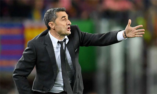 HLV Valverde nhắc lại trận thua Roma để cảnh tỉnh Barca