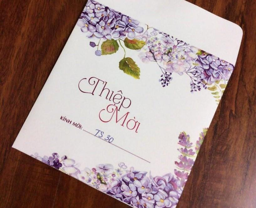 Cầu cứu dân mạng khi được người bạn 6 năm không liên lạc... mời cưới