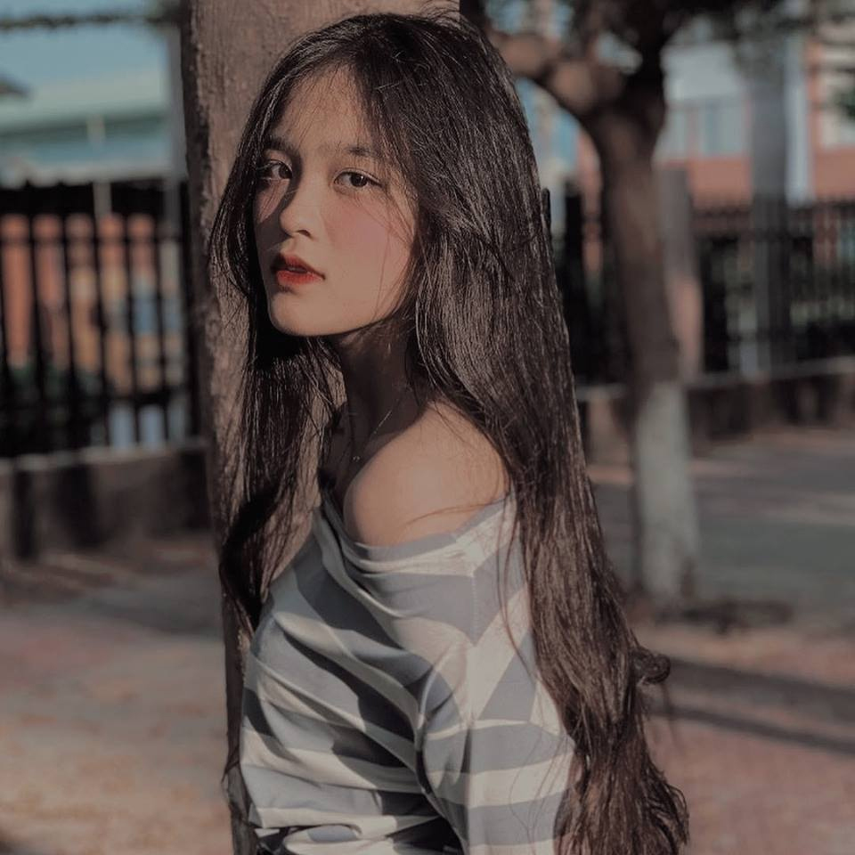 Nữ sinh Đồng Nai nổi như cồn sau một lần bị đăng ảnh trên Facebook, được khen giống Han Sara nhưng dễ thương hơn