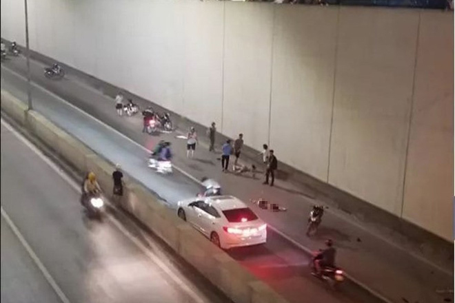 Bỏ chạy sau tai nạn ở hầm Kim Liên, tài xế xe Mercedes nói đi tìm biển số bị rơi