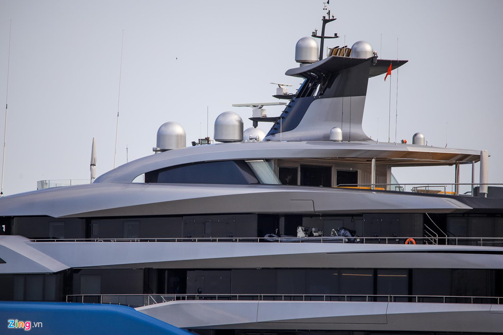 Cận cảnh siêu du thuyền 150 triệu USD đậu trên sông Sài Gòn