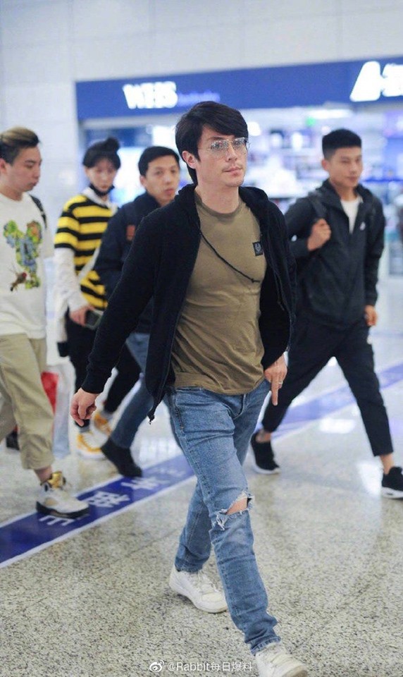 Đến nam thần Hoắc Kiến Hoa cũng không thoát khỏi nỗi buồn phát phì tuổi trung niên Đến nam thần Hoắc Kiến Hoa cũng không thoát khỏi nỗi buồn phát phì tuổi trung niên