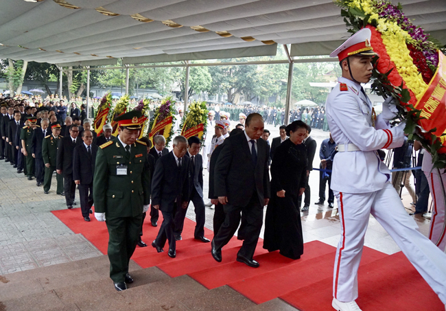 ẢNH: Lãnh đạo Đảng, Nhà nước viếng nguyên Chủ tịch nước Lê Đức Anh