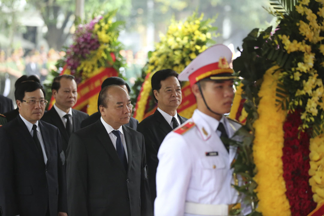 ẢNH: Lãnh đạo Đảng, Nhà nước viếng nguyên Chủ tịch nước Lê Đức Anh