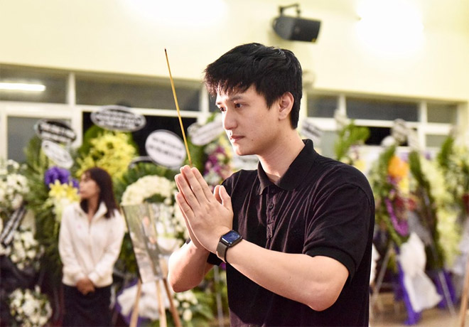 Lý do Trấn Thành đến viếng nhưng không vào thăm cố NS Lê Bình lúc nằm bệnh Lý do Trấn Thành đến viếng nhưng không vào thăm cố NS Lê Bình lúc nằm bệnh