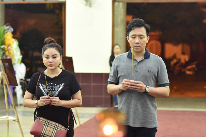 Lý do Trấn Thành đến viếng nhưng không vào thăm cố NS Lê Bình lúc nằm bệnh Lý do Trấn Thành đến viếng nhưng không vào thăm cố NS Lê Bình lúc nằm bệnh