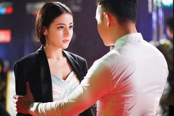 Cẩn thận chọn bạn trai, yêu 4 năm mới dẫn về ra mắt, nào ngờ mẹ nhìn thấy chàng rể tương lai đã một mực mắng con gái bất hiếu