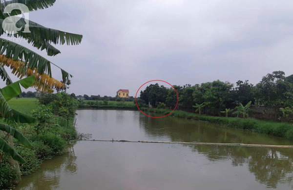 Cận cảnh chiếc chuồng của người bố nhốt con trai như vật nuôi, đầy ruồi muỗi và hôi thối được bạn bè giải cứu ở Hưng Yên