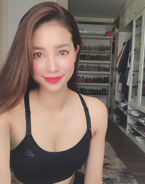 Hoa hậu Phạm Hương khoe nhan sắc cỡ này, ai chê kém sắc?