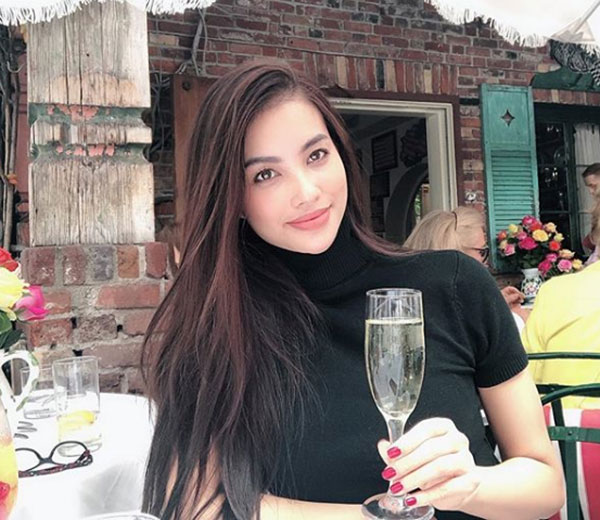 Hoa hậu Phạm Hương khoe nhan sắc cỡ này, ai chê kém sắc?