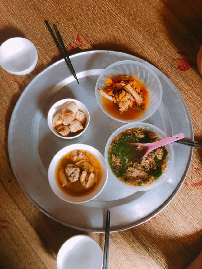 Bị mắng câu like chỉ vì khoe mâm cơm 25k được hẳn 4 món, mẹ trẻ thủng thẳng đáp trả và nhận ngàn lượt ngợi khen Bị mắng câu like chỉ vì khoe mâm cơm 25k được hẳn 4 món, mẹ trẻ thủng thẳng đáp trả và nhận ngàn lượt ngợi khen