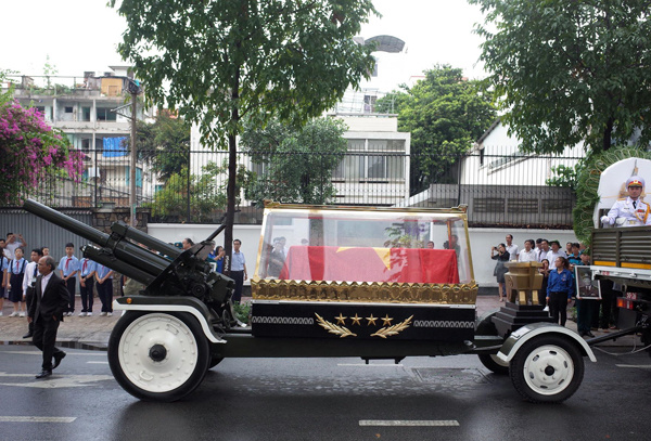 Đại tướng Lê Đức Anh đã vào lòng đất mẹ