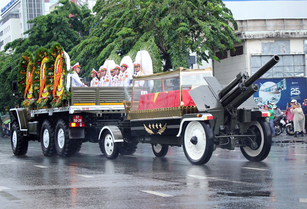 Đại tướng Lê Đức Anh đã vào lòng đất mẹ