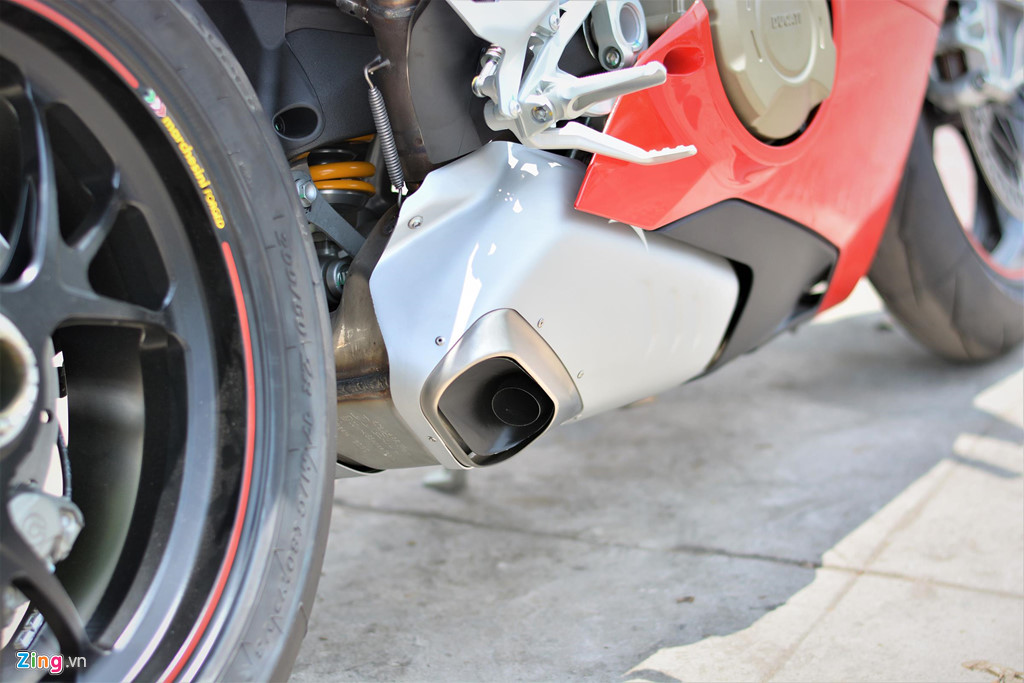 Chi tiết Ducati V4S của dân chơi miền Tây giá gần 1 tỷ
