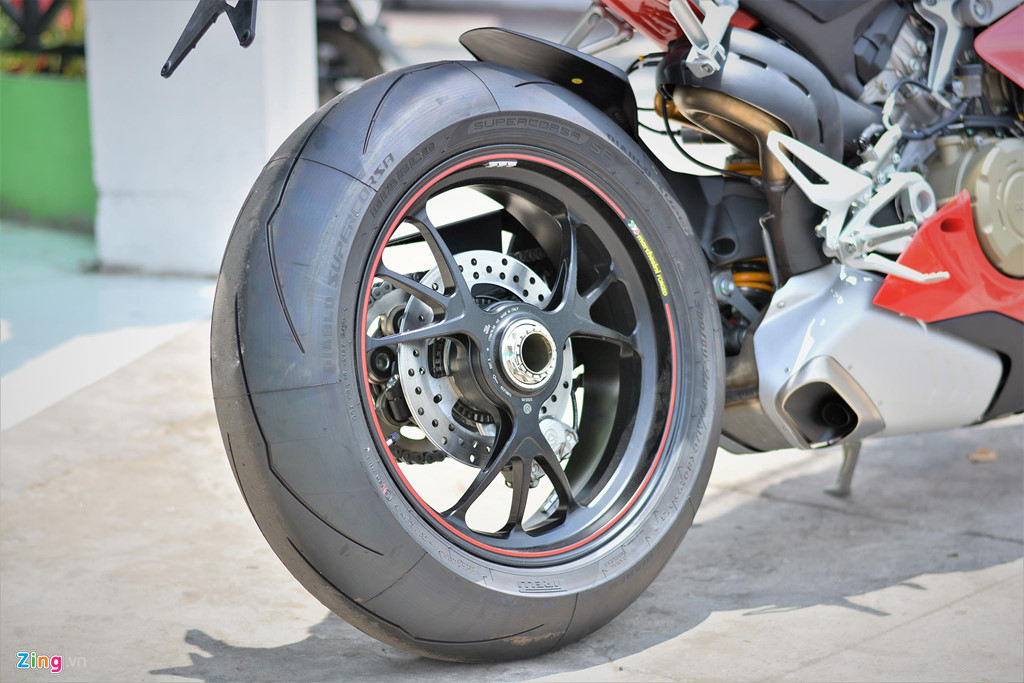 Chi tiết Ducati V4S của dân chơi miền Tây giá gần 1 tỷ