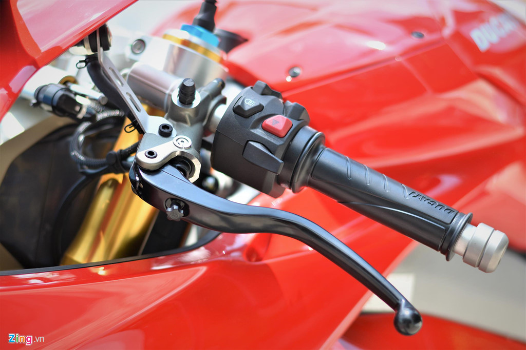 Chi tiết Ducati V4S của dân chơi miền Tây giá gần 1 tỷ