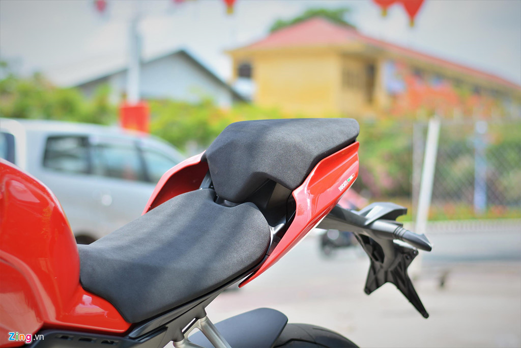 Chi tiết Ducati V4S của dân chơi miền Tây giá gần 1 tỷ