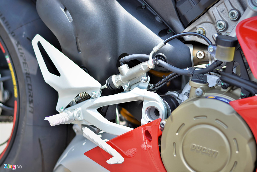 Chi tiết Ducati V4S của dân chơi miền Tây giá gần 1 tỷ