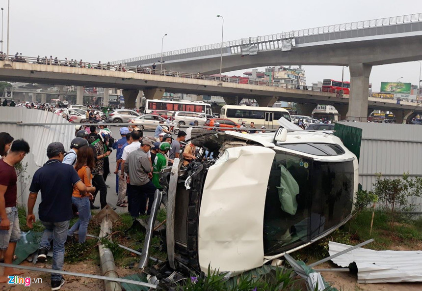 Trang bị an toàn trên Mercedes-Benz GLA có ngăn ngừa được xe điên?