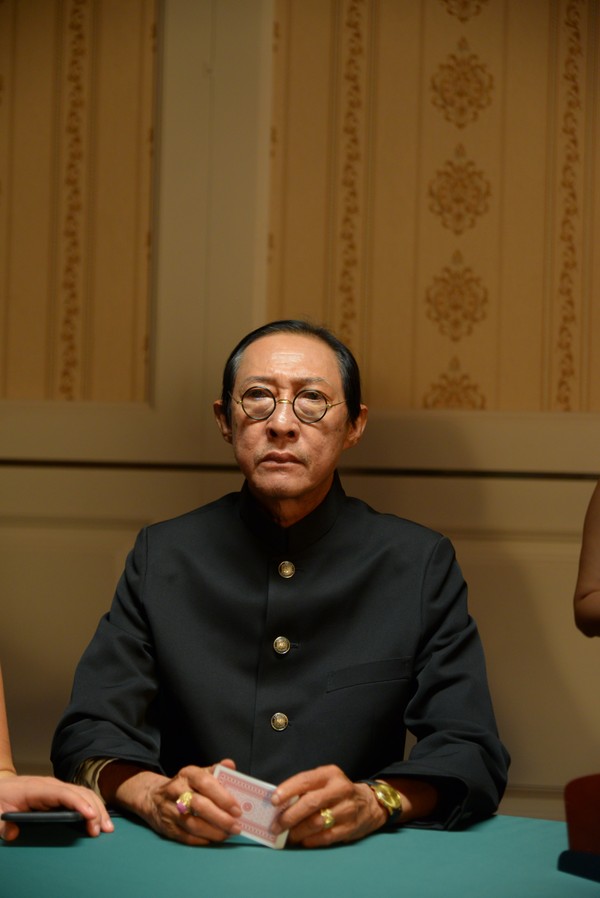 Cố nghệ sĩ Lê Bình xuất hiện trong teaser phim Vô gian đạo về nạn cờ bạc bịp cùng La Thành, Huỳnh Anh