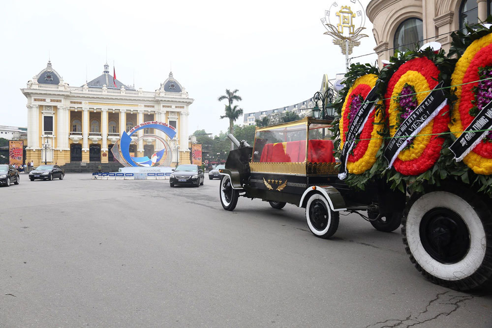 Đưa linh cữu nguyên Chủ tịch nước Lê Đức Anh vào TP.HCM