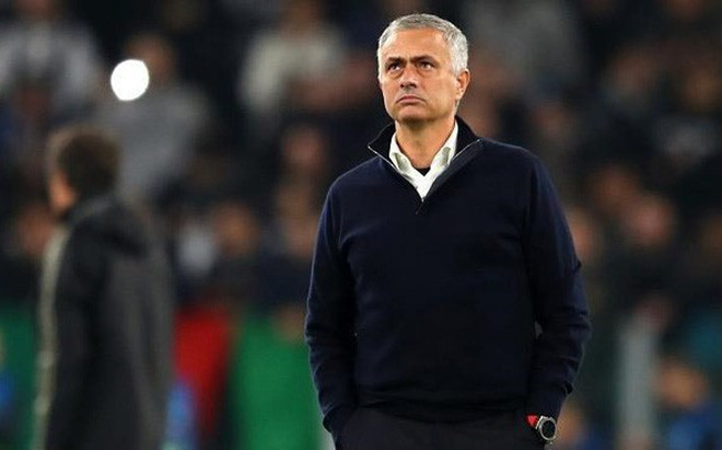 Mourinho đá xoáy Scholes và Neville: Nhiều người nói rất hay trước màn hình nhưng lại bị CLB sa thải sau 2 tháng
