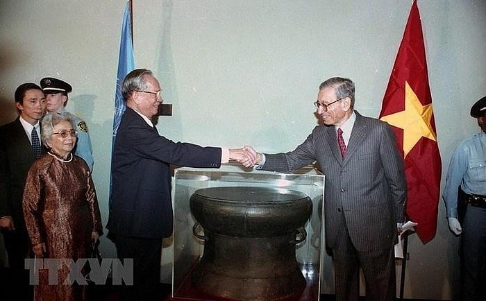 Nguyên Chủ tịch nước Lê Đức Anh đi Mỹ và việc khiến mật vụ Mỹ lo lắng