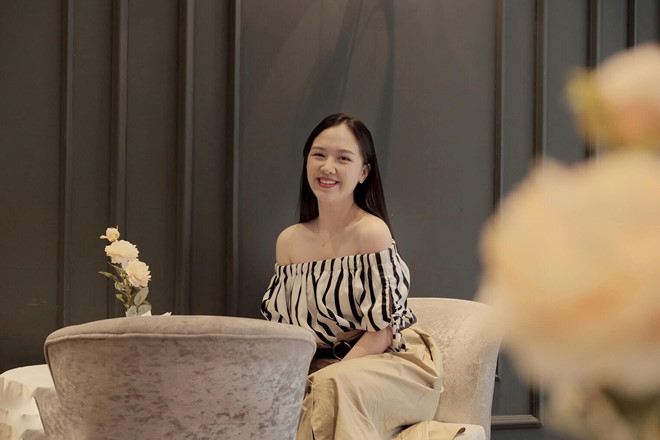 Hot girl Bánh đúc có xương Hà Anh tái xuất sau khi sinh con đầu lòng