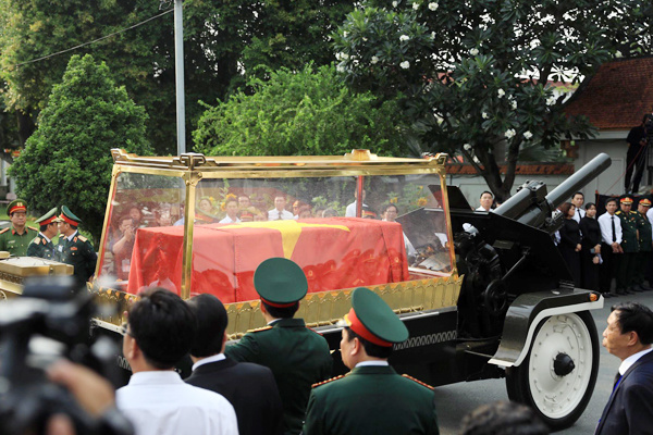 Đại tướng Lê Đức Anh đã vào lòng đất mẹ