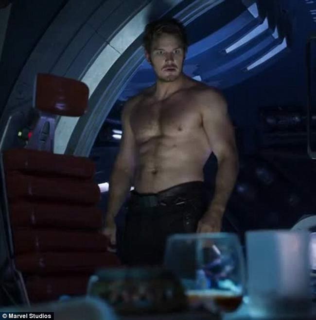 3 body hoàn mỹ nhất Avengers: Thần Sấm Thor từ gầy như quỷ đói lột xác cường tráng