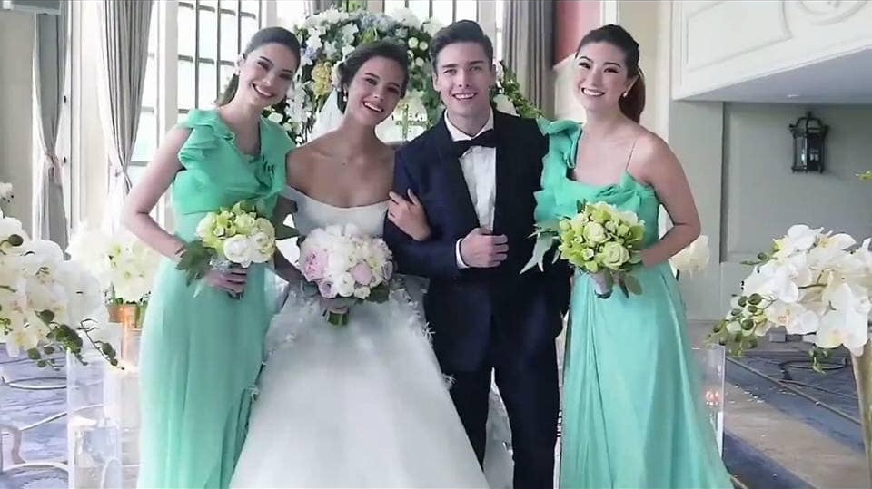 Shock: Lộ ảnh Catriona Gray kết hôn trước khi đăng quang Hoa hậu Hoàn vũ 2018?