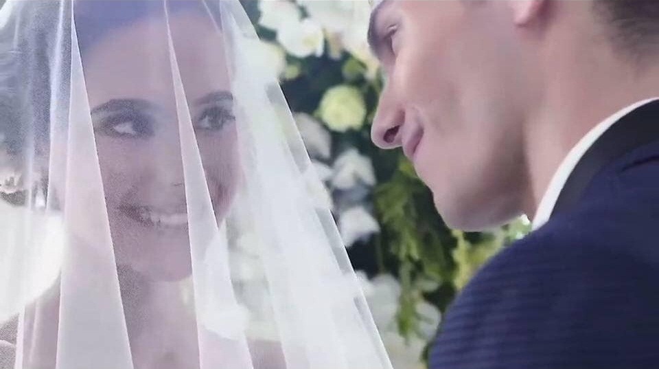 Shock: Lộ ảnh Catriona Gray kết hôn trước khi đăng quang Hoa hậu Hoàn vũ 2018?