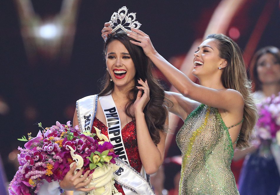 Shock: Lộ ảnh Catriona Gray kết hôn trước khi đăng quang Hoa hậu Hoàn vũ 2018?