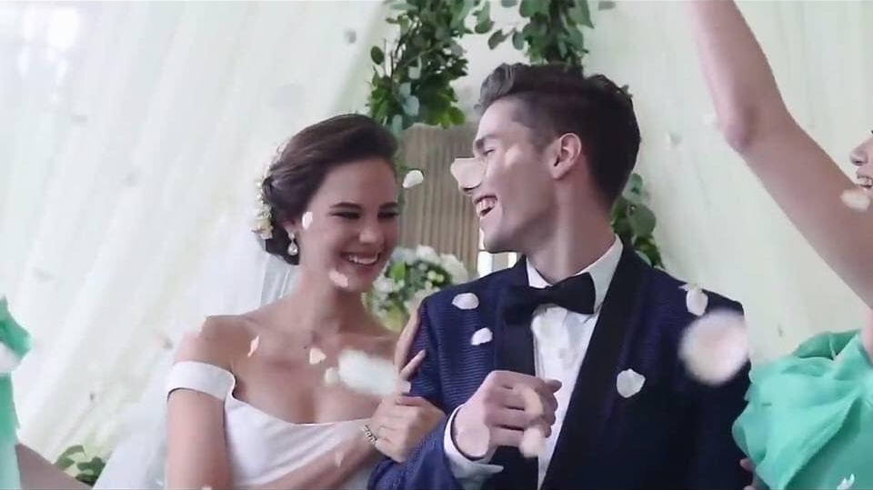 Shock: Lộ ảnh Catriona Gray kết hôn trước khi đăng quang Hoa hậu Hoàn vũ 2018?