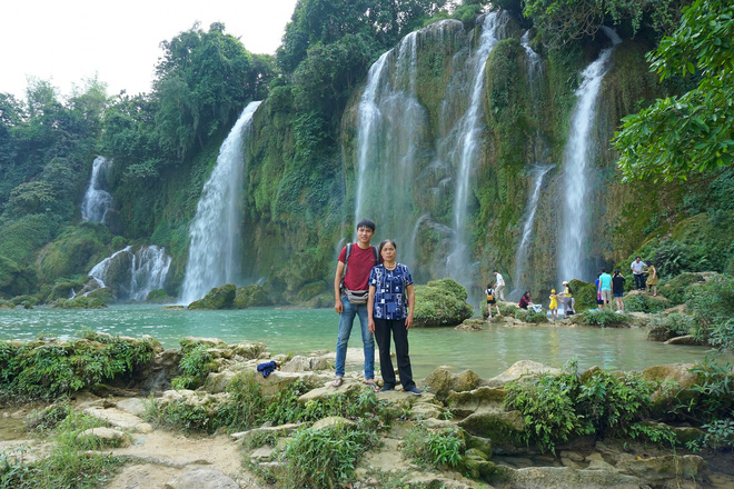 Chàng trai dành cả thanh xuân đưa mẹ đi phượt khắp thế gian và những lần đầu tiên đầy xúc động của mẹ