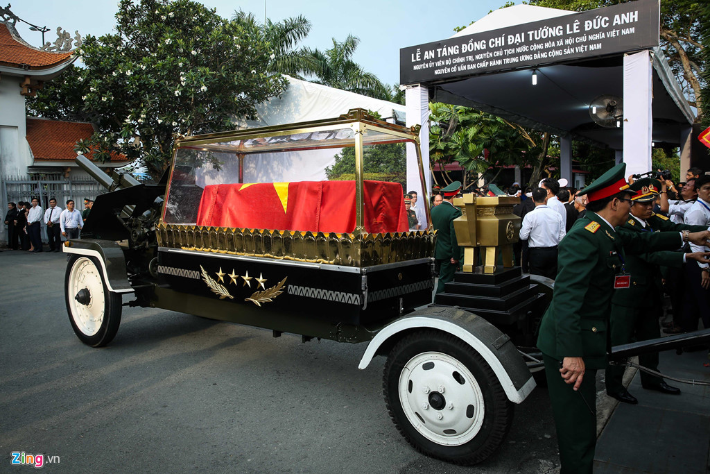 Phút xúc động khi tiễn đại tướng Lê Đức Anh về nơi an nghỉ cuối cùng