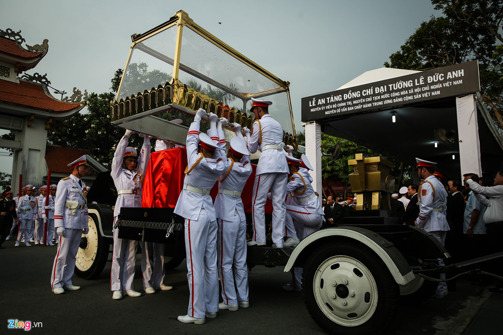 Phút xúc động khi tiễn đại tướng Lê Đức Anh về nơi an nghỉ cuối cùng