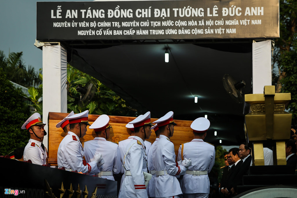 Phút xúc động khi tiễn đại tướng Lê Đức Anh về nơi an nghỉ cuối cùng